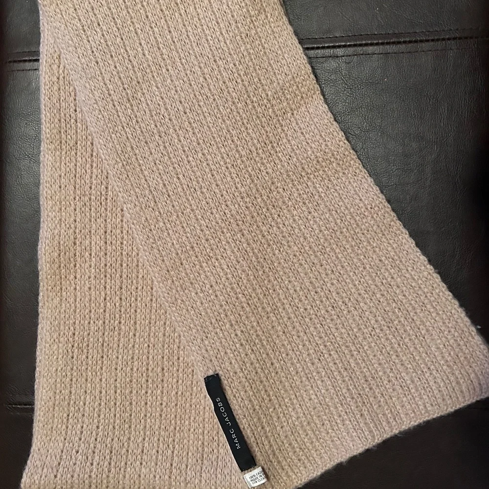 NEW!!! Marc Jacobs Classic 100% Cashmere Scarf